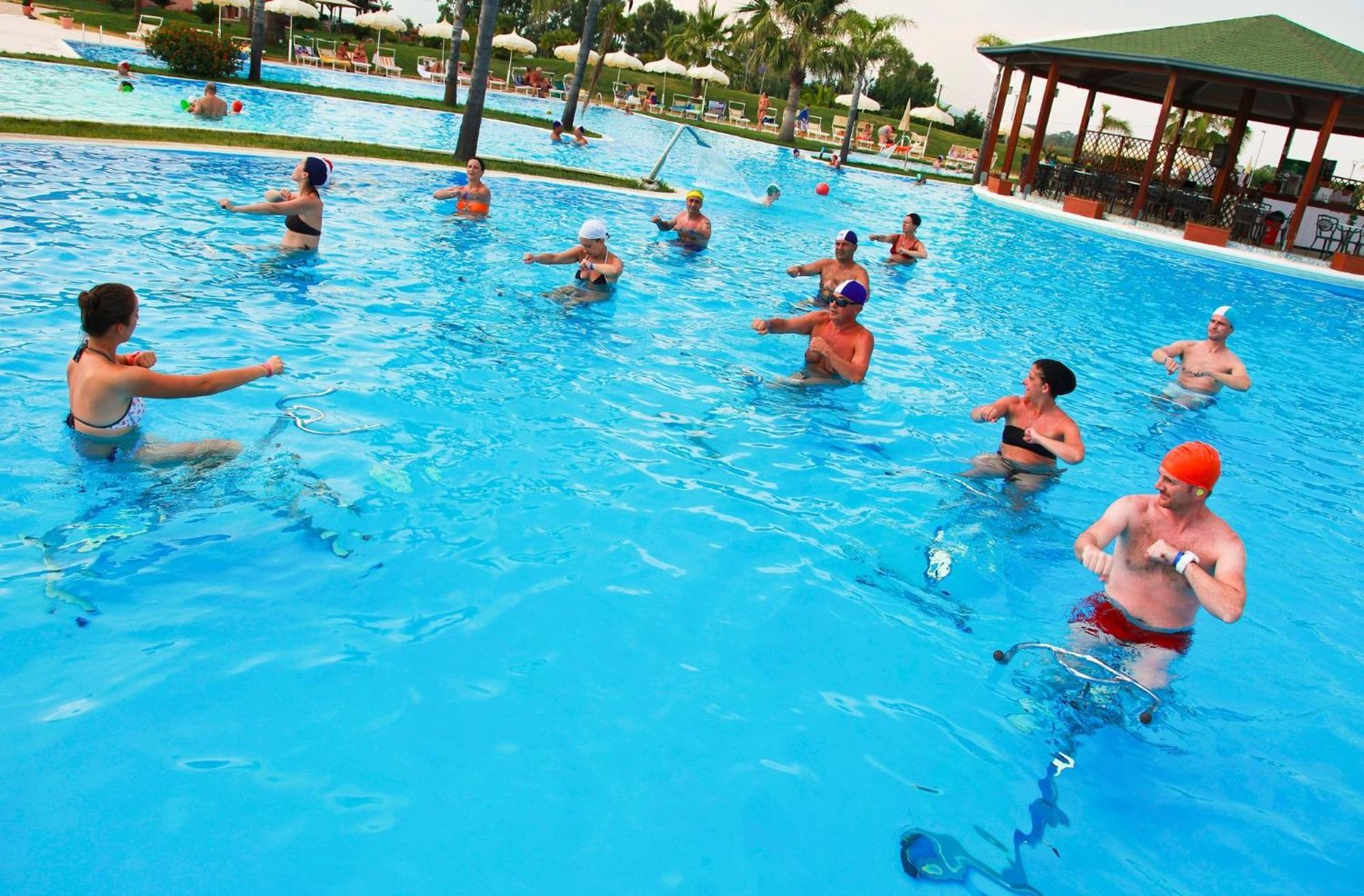 Bv Airone Resort มารีนา ดี ซีบารี ภายนอก รูปภาพ