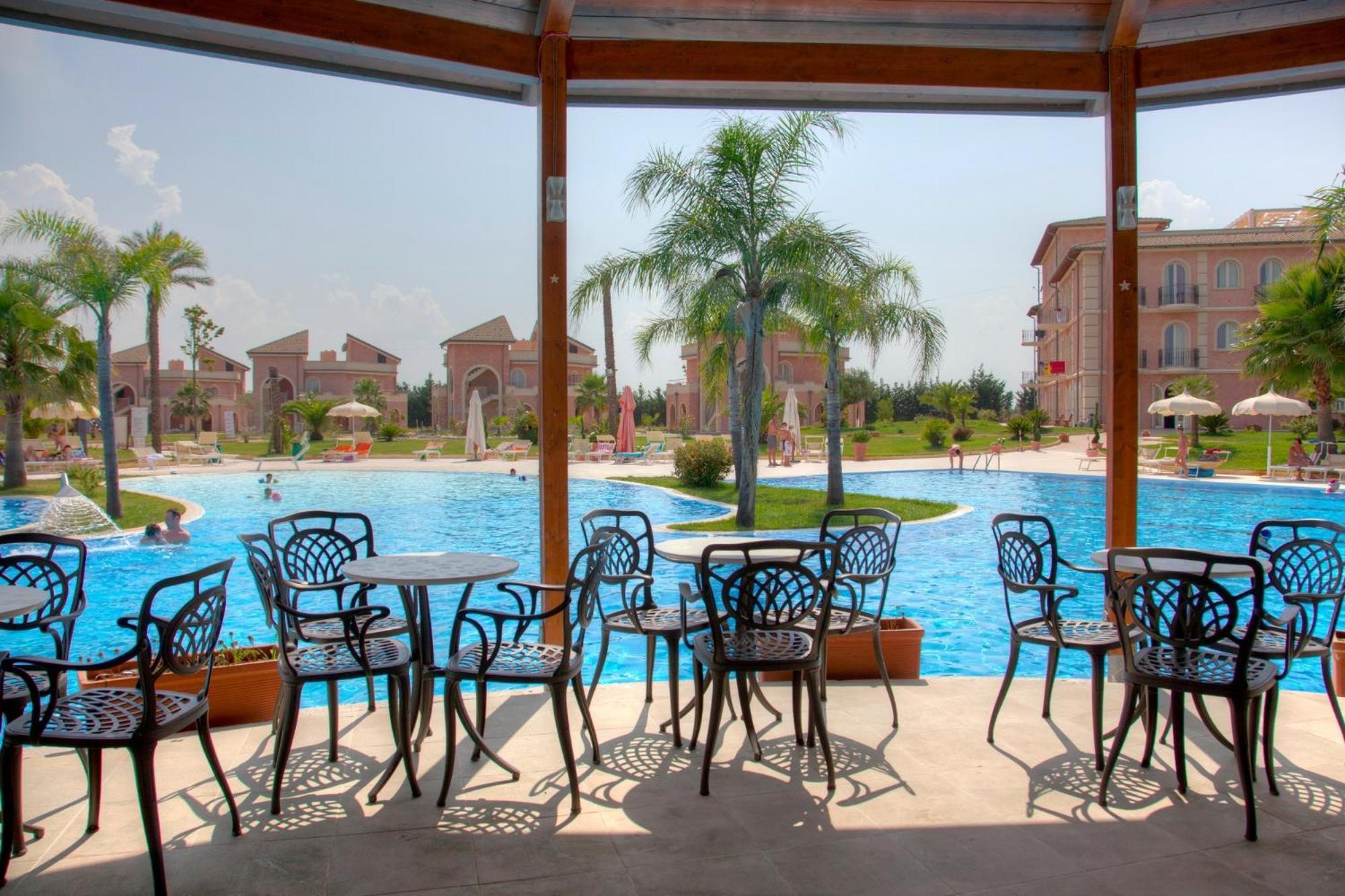 Bv Airone Resort มารีนา ดี ซีบารี ภายนอก รูปภาพ